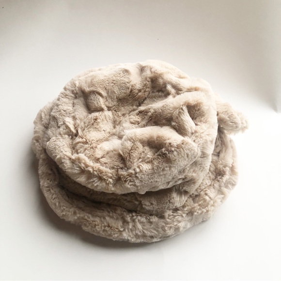 American Widgeon Chasing Fireflies Faux Fur Coat and Hat - Picture 10 of 12